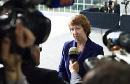 20日,阿什顿在卢森堡接受媒体采访。 20日,阿什顿在卢森堡接受媒体采访。