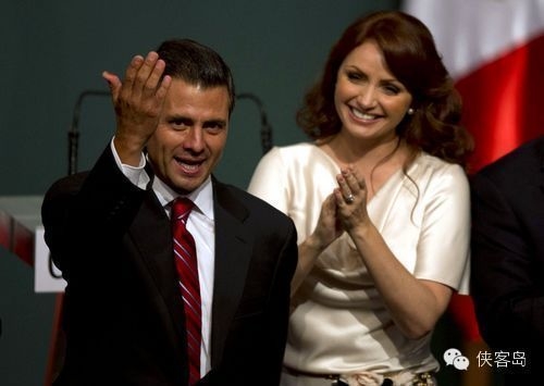 左为墨西哥总统