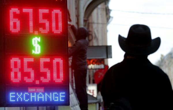 外交部长王毅:中国会力所能及地帮助俄罗斯